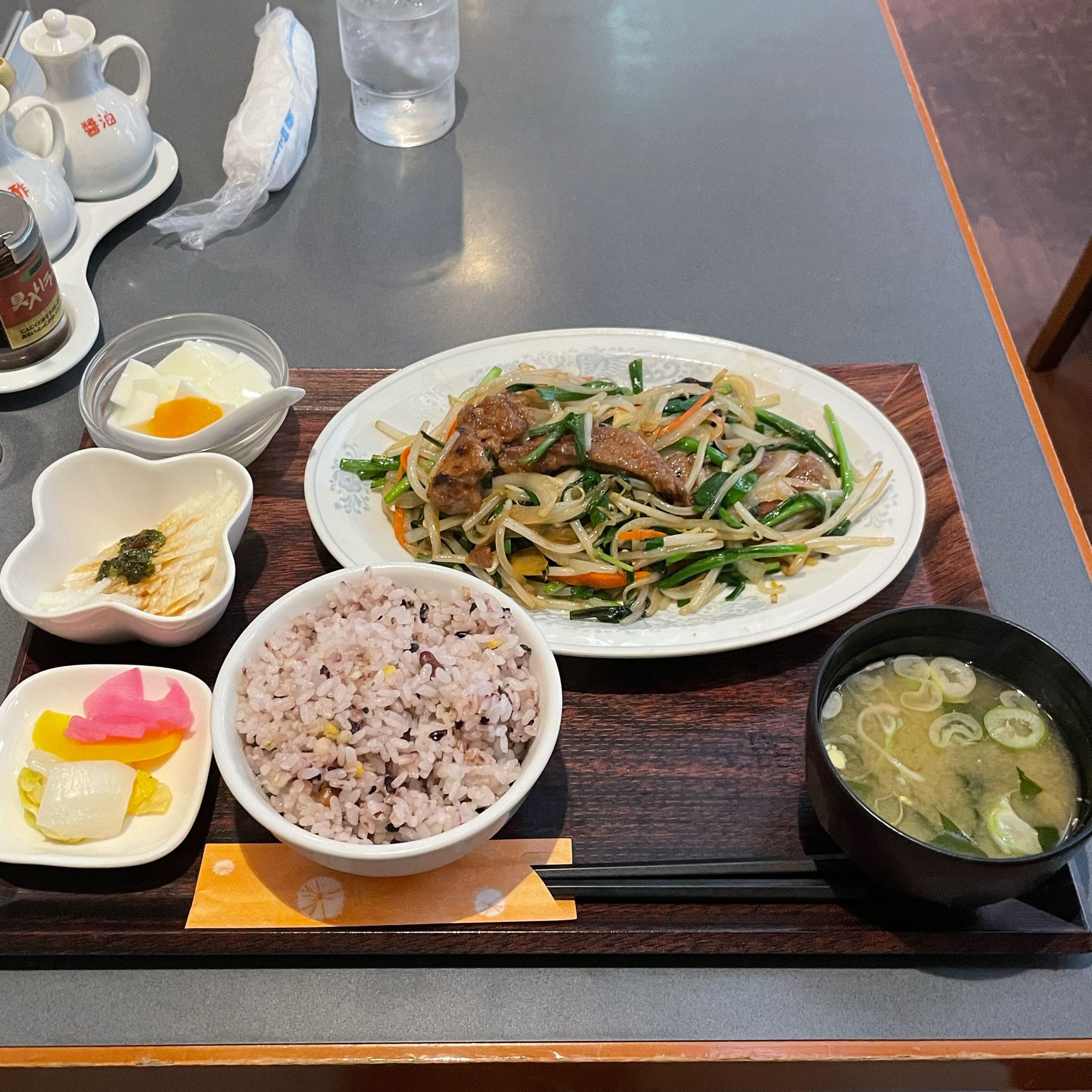 広尾 町中華 鶏龍軒 ニラレバ炒め ごはんセット