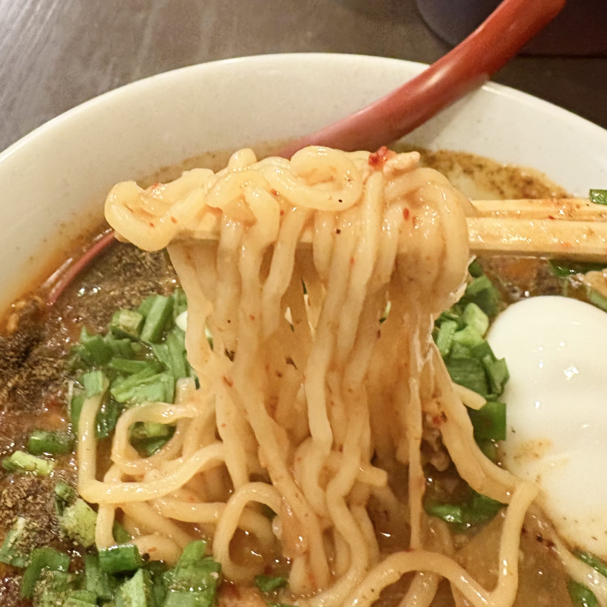 勝浦式担々麺 じもん みそ味 麺