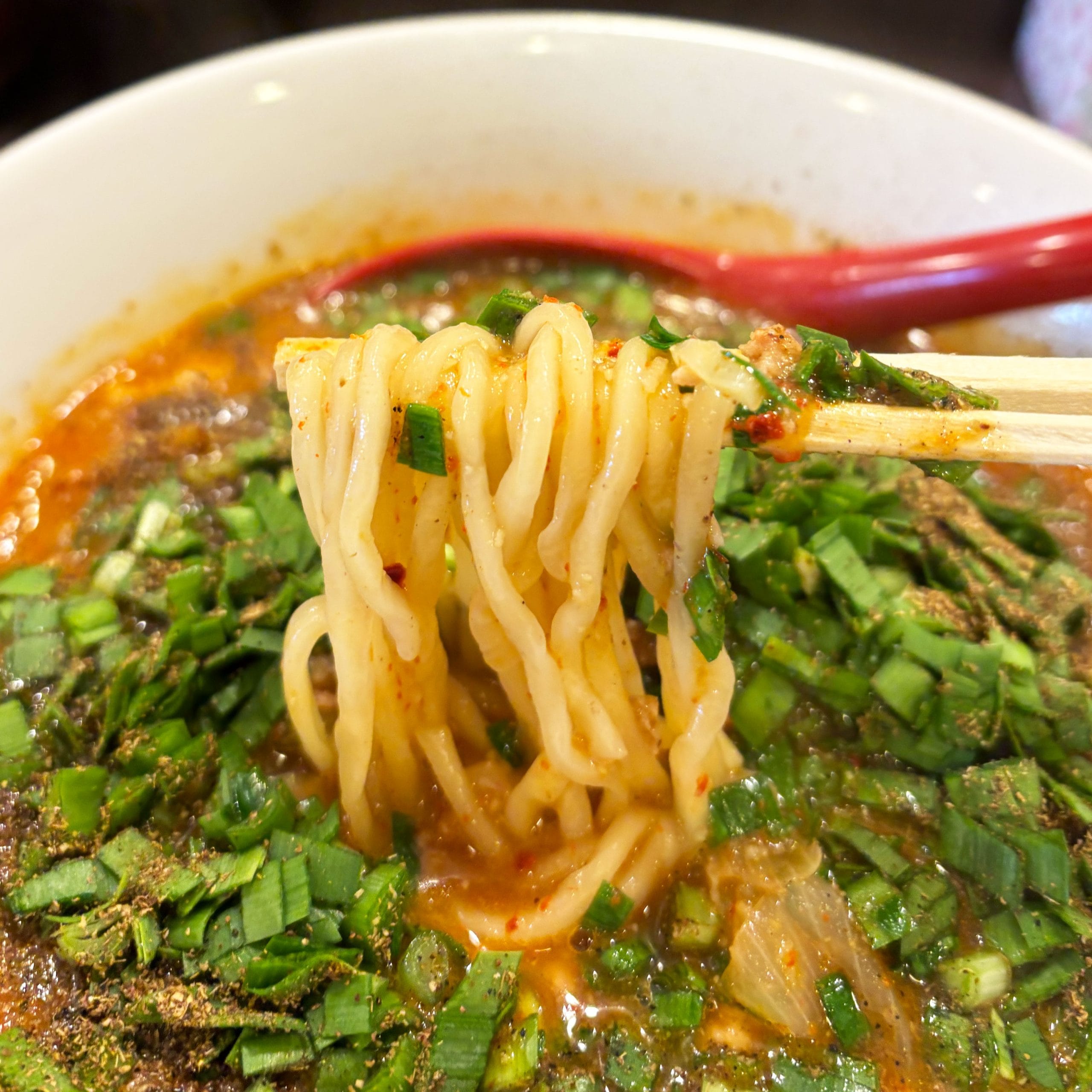 勝浦式担々麺 じもん 麺リフト