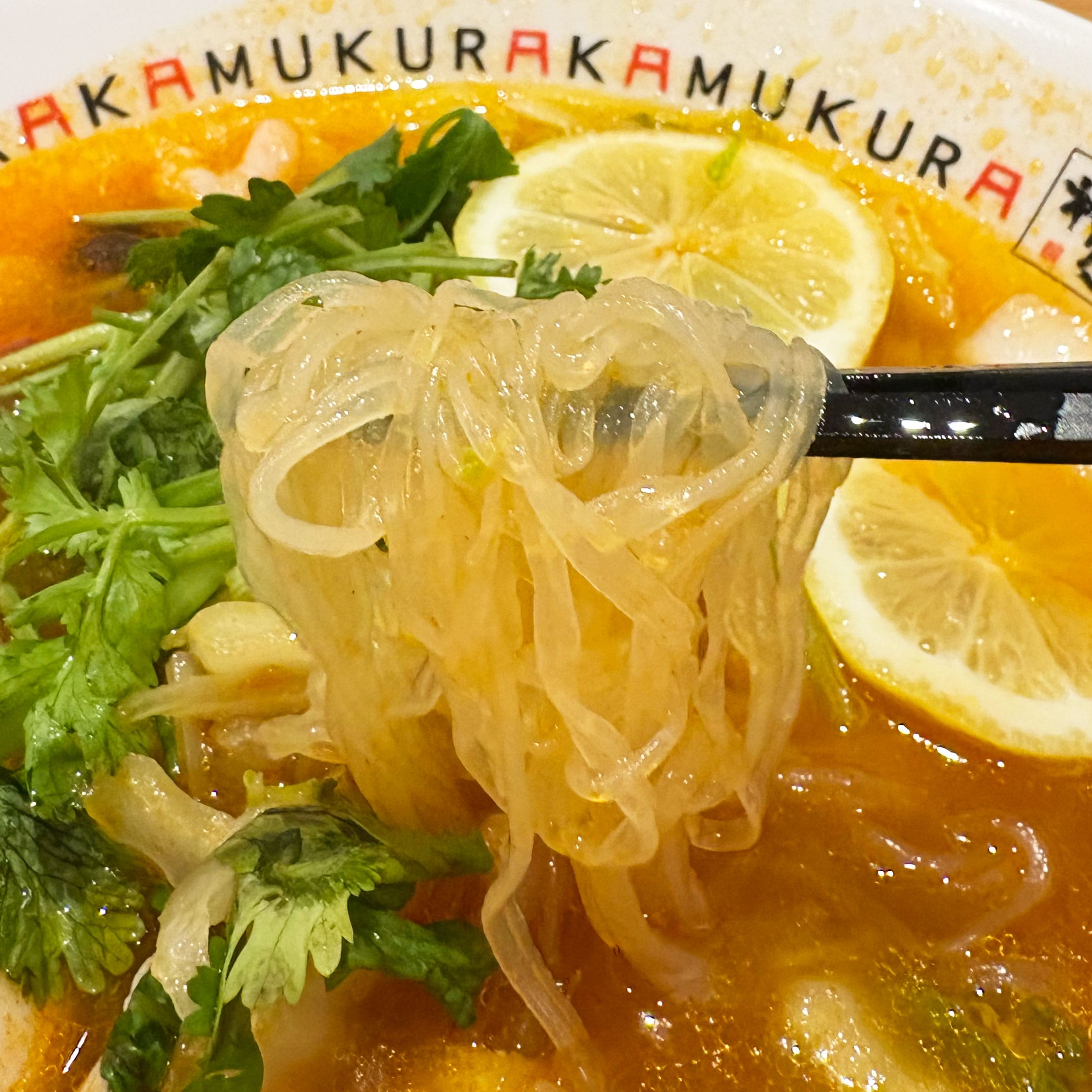 どうとんぼり神座 こんにゃく麺