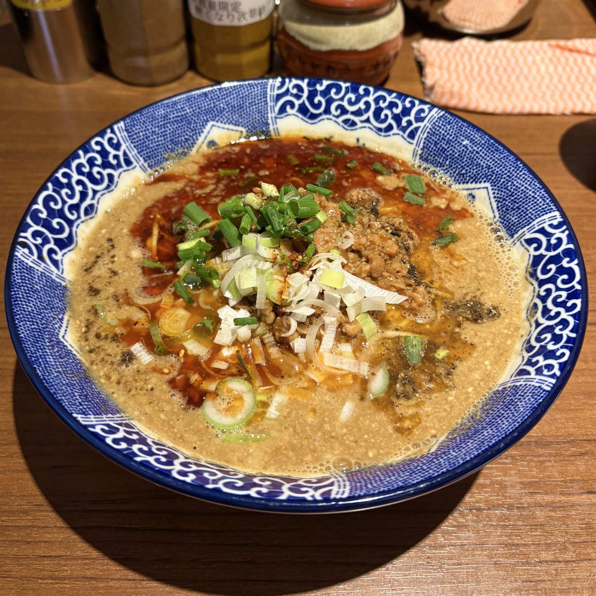 町屋 虎桜 担々麺 黒