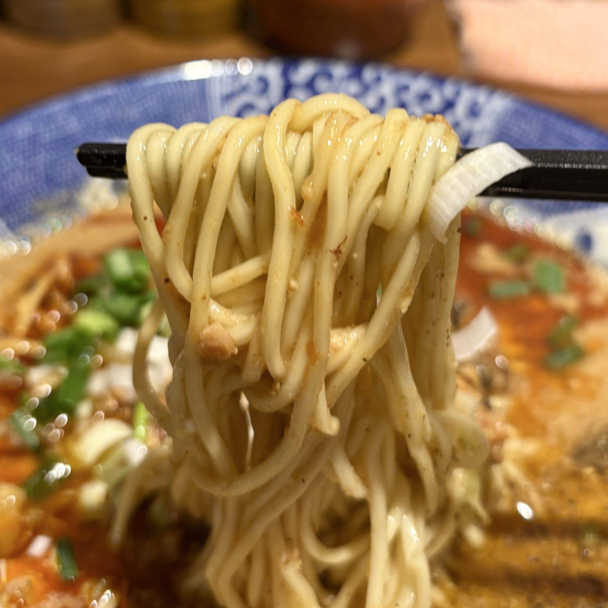 町屋 虎桜 担々麺 黒 麺